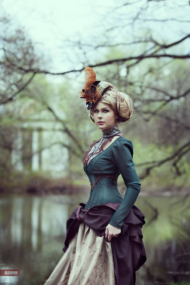Steampunk Fashion Guide NeoVictorian Woman