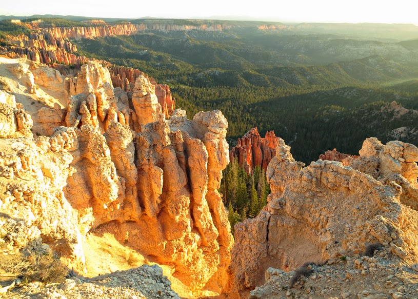 The trail leaves from a small parking area 5 miles south of the bryce canyon visitor center. Under the Rim at Bryce Canyon Cedar & Sand