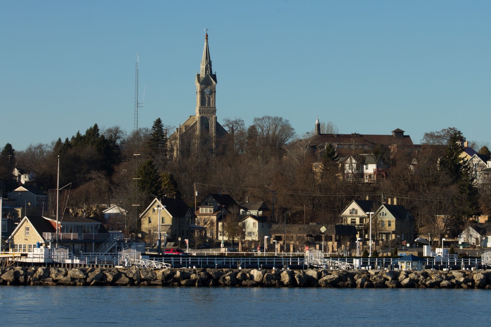 Fork & tap $$ sandwiches, comfort food, cocktail bars 2. Midwestern City Girl On the Waterfront Port Washington, Wisconsin